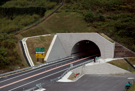 Hanwa Expressway Umenosato tunnel