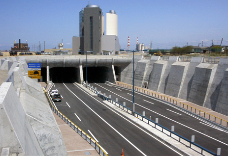 Niigata Minato tunnel